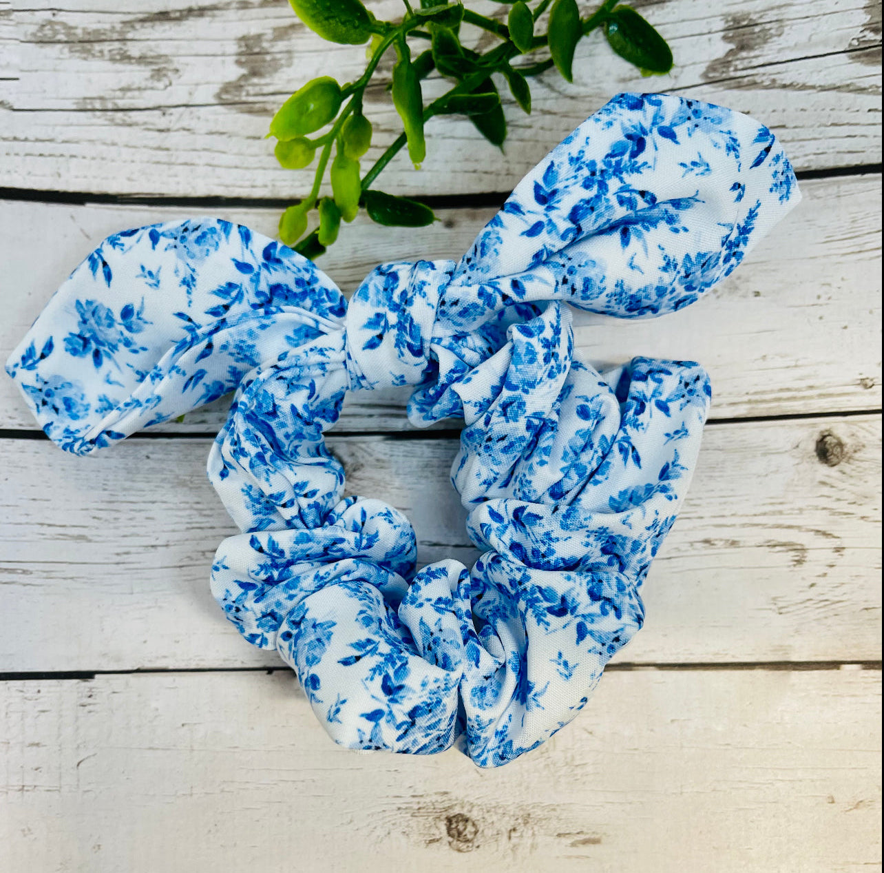 Knotted Scrunchie Bows