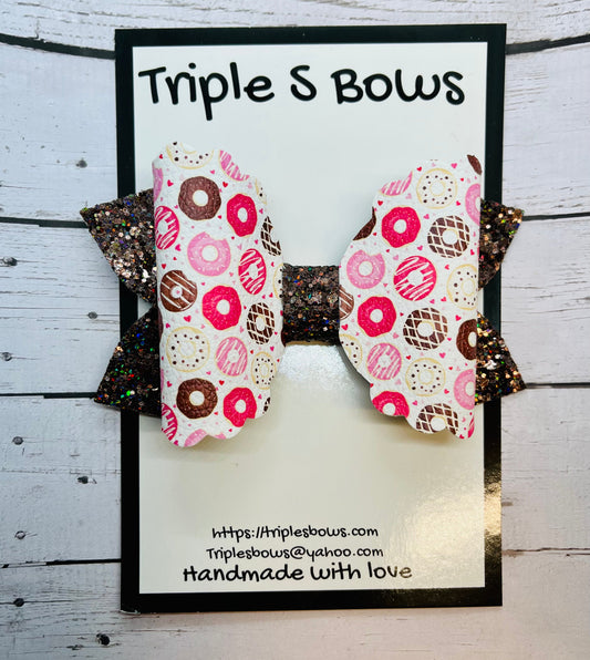 Scalloped Multi Donut Bow